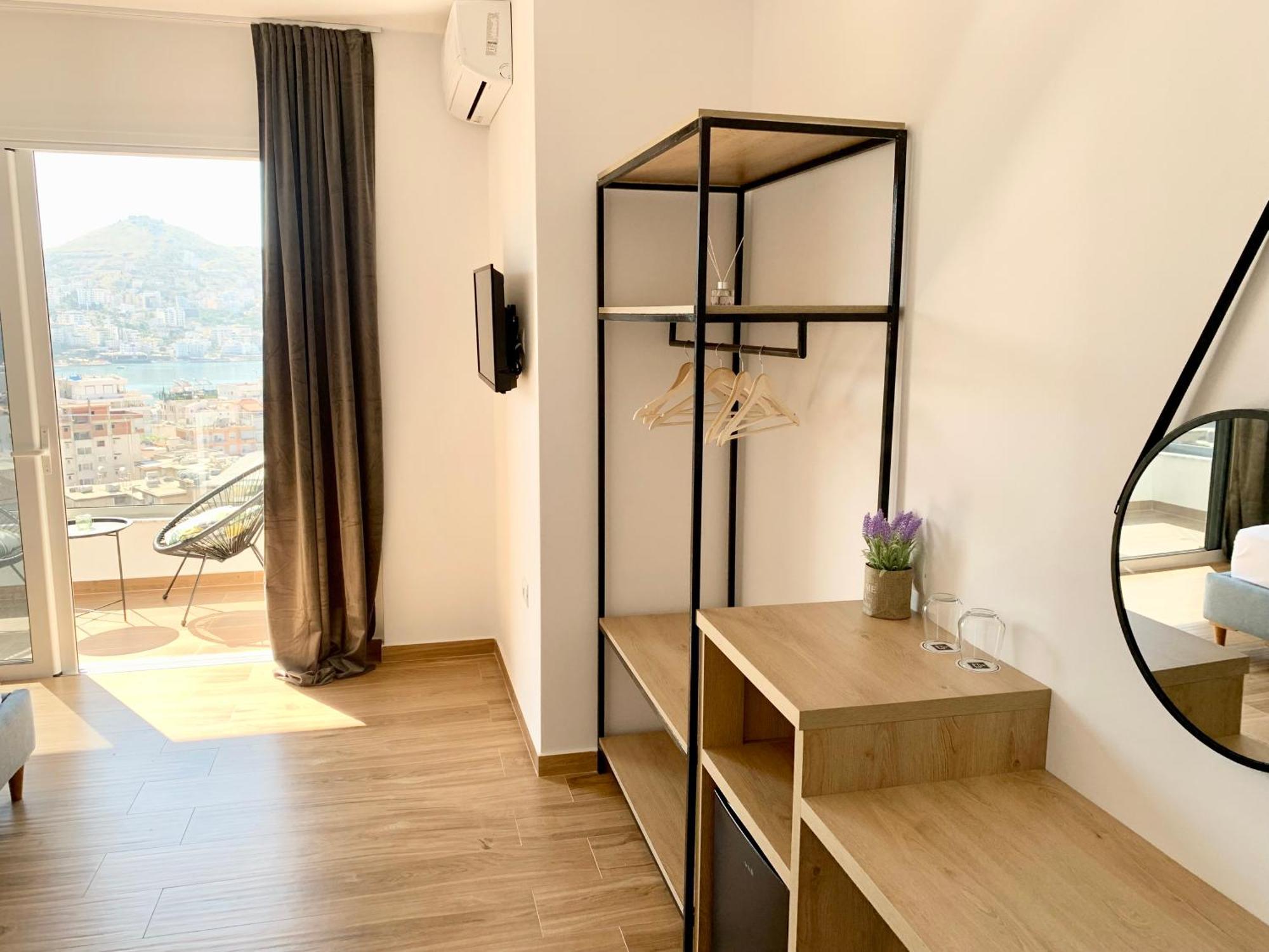 Saral Mar * Sarandë